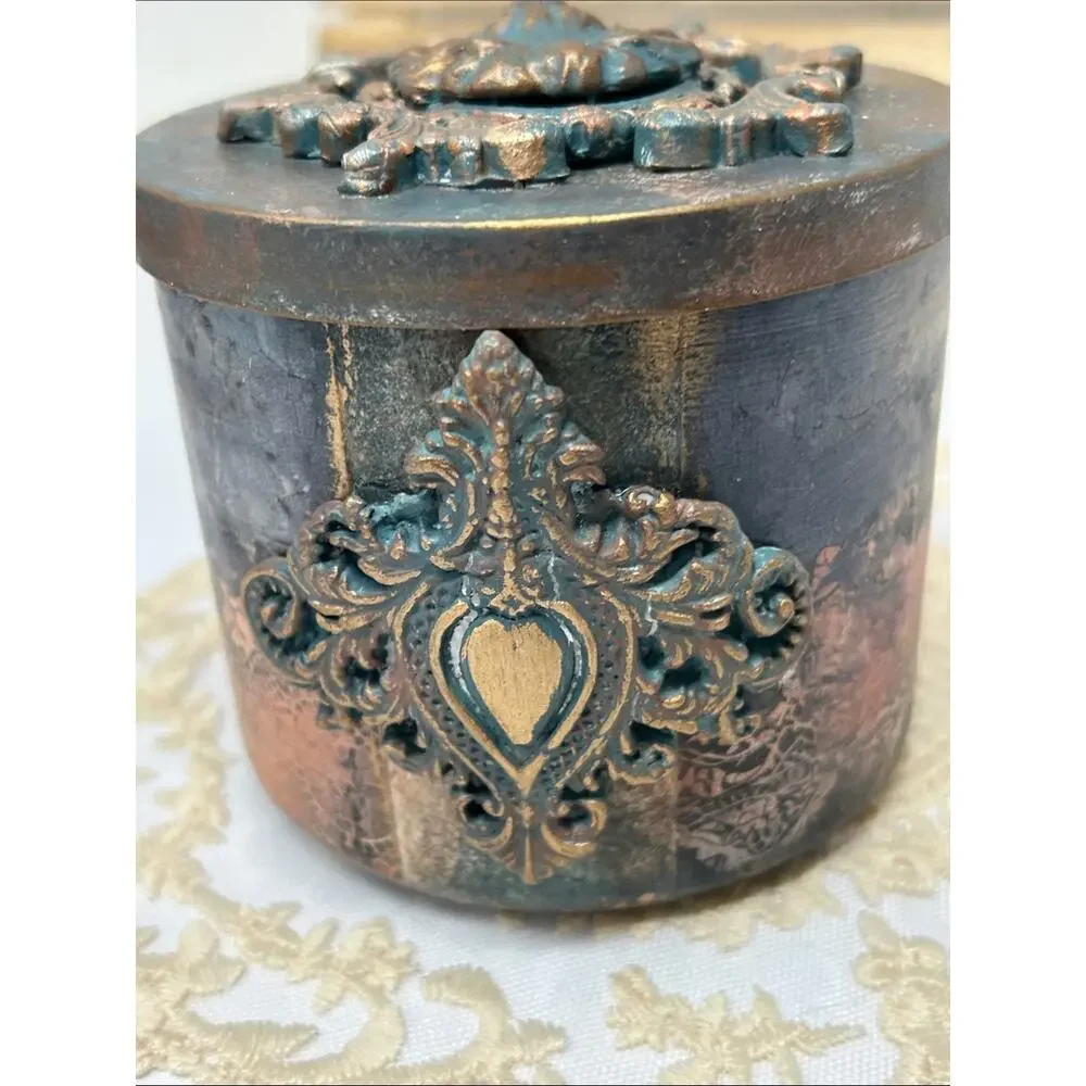 Decorative Antique-Style Trinket Box  with lid in Turquoise and Bronze